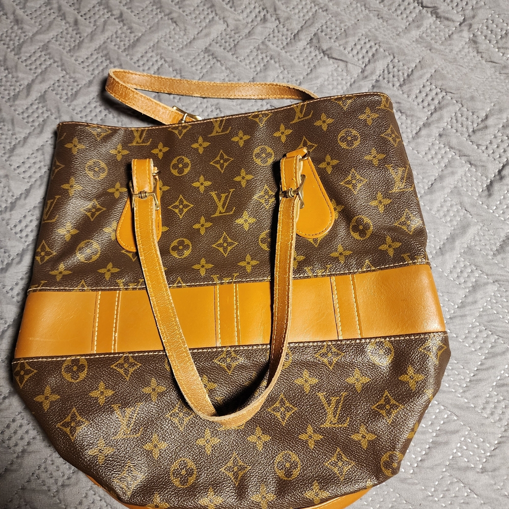 $500 LV NEEDS TLC; GREAT FOR UPCYCLING PROJECTS. Brown and Tan Large Tote Bag